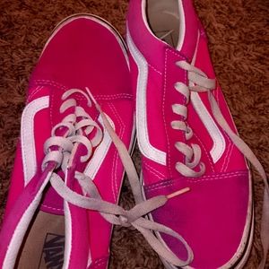 Im selling these because theyre to small for my niece